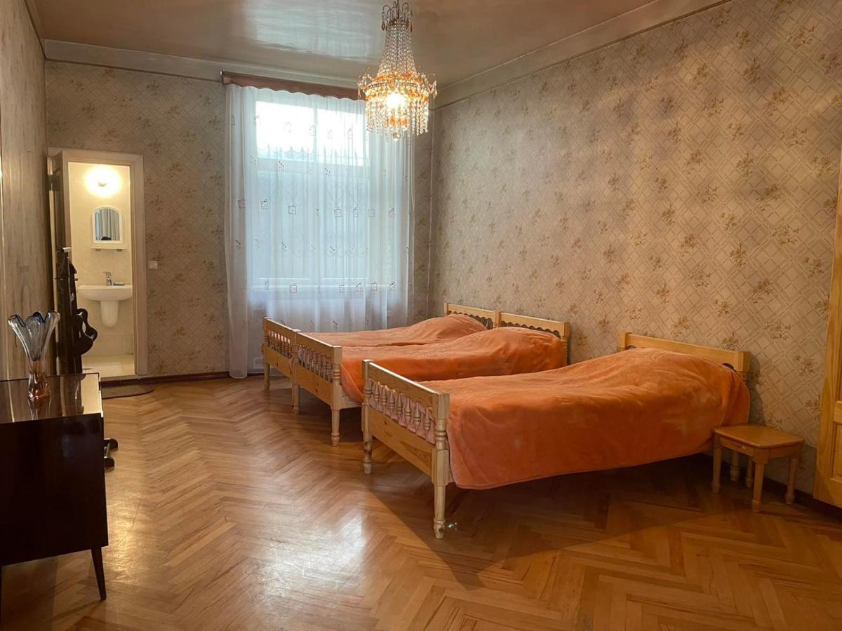 Emma'S Guesthouse In Боржоми Экстерьер фото